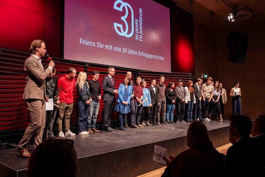 Der Alternativtext wird in Kürze eingefügt