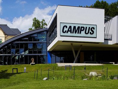 Das Gebäude der FH Campus 02