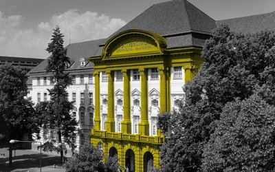 Hauptgegäude Universität Innsbruck