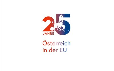 Jubiläumssujet mit dem Wortlaut "25 Jahre AT in EU" in blau und rot.